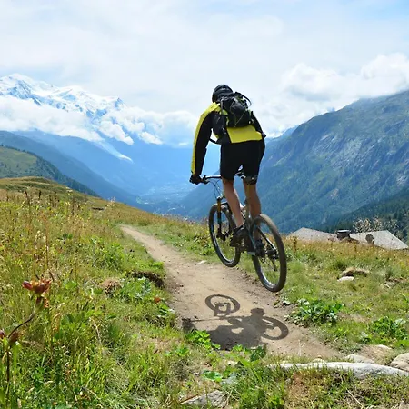 Grand Roc A218 From Slopes 150m, View & Parking - Happy