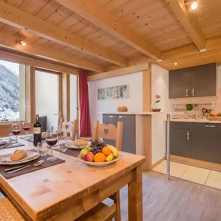 Grand Roc A218 From Slopes 150m, View & Parking - Happy